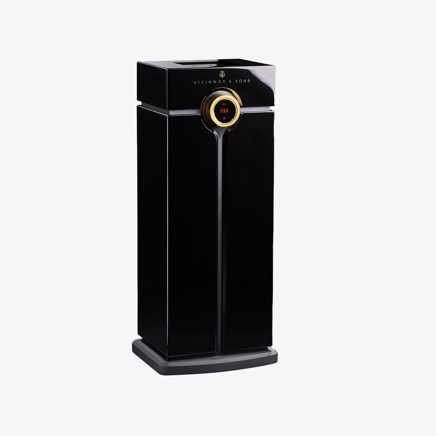 Processeur Steinway Lyngdorf Head Unit avec molette dorée et panneau de commande intuitif.